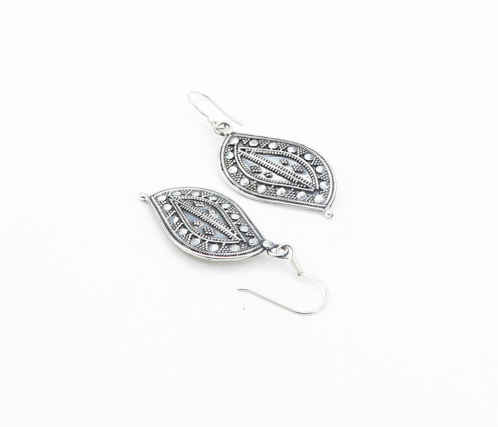 925 Sterling Silver  Vintage Shiny Oxidized Pattern Dangle Earrings  EG3035