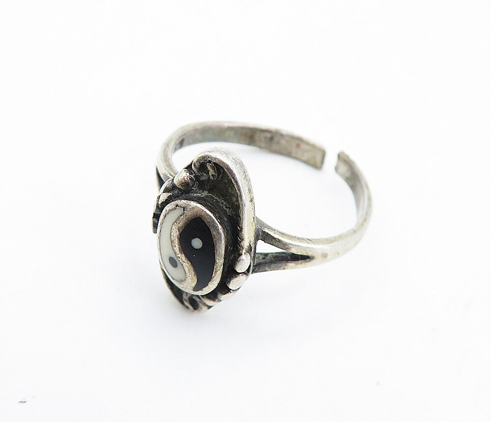 925 Silver Vintage Antique Black & White Onyx Yin Yang Ring Sz 7.5 RG7030