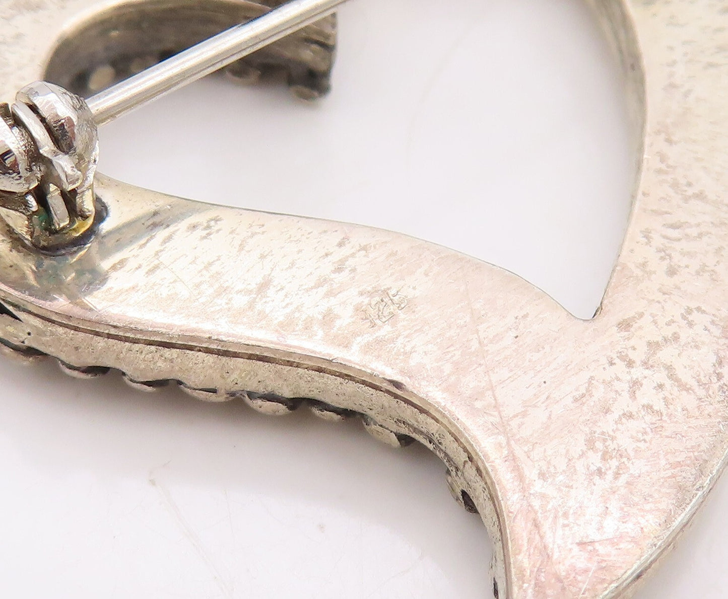 925 Sterling Silver Vintage Brooch Pin Bead Carved Cutout Love Heart  BP11245