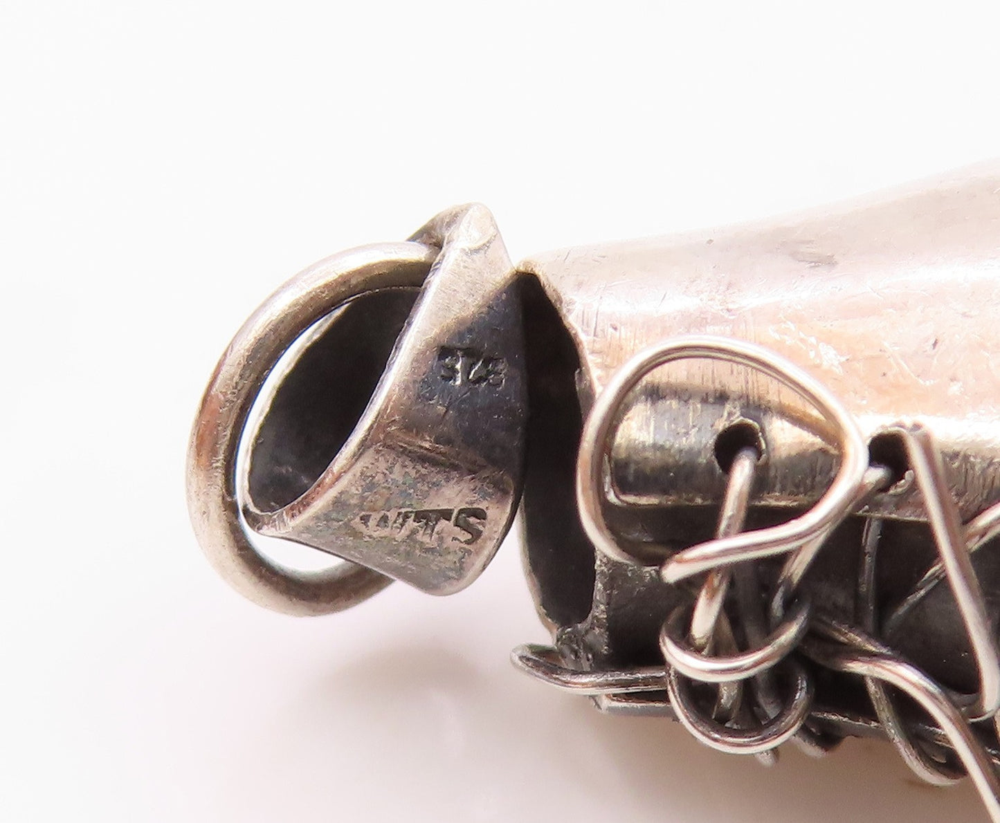 925 Sterling Silver  Vintage Shiny Laced Up Ice Skate Drop Pendant  PT18188