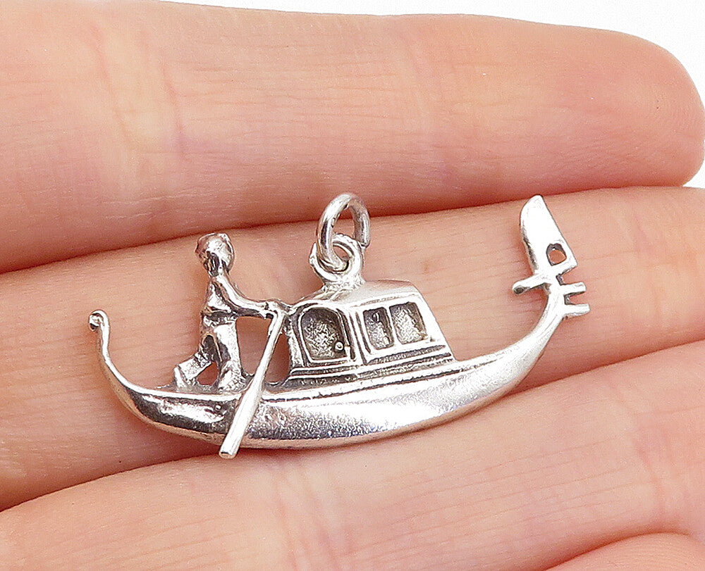 925 Sterling Silver  Vintage Shiny Man On Gondola Boat Drop Pendant  PT3405