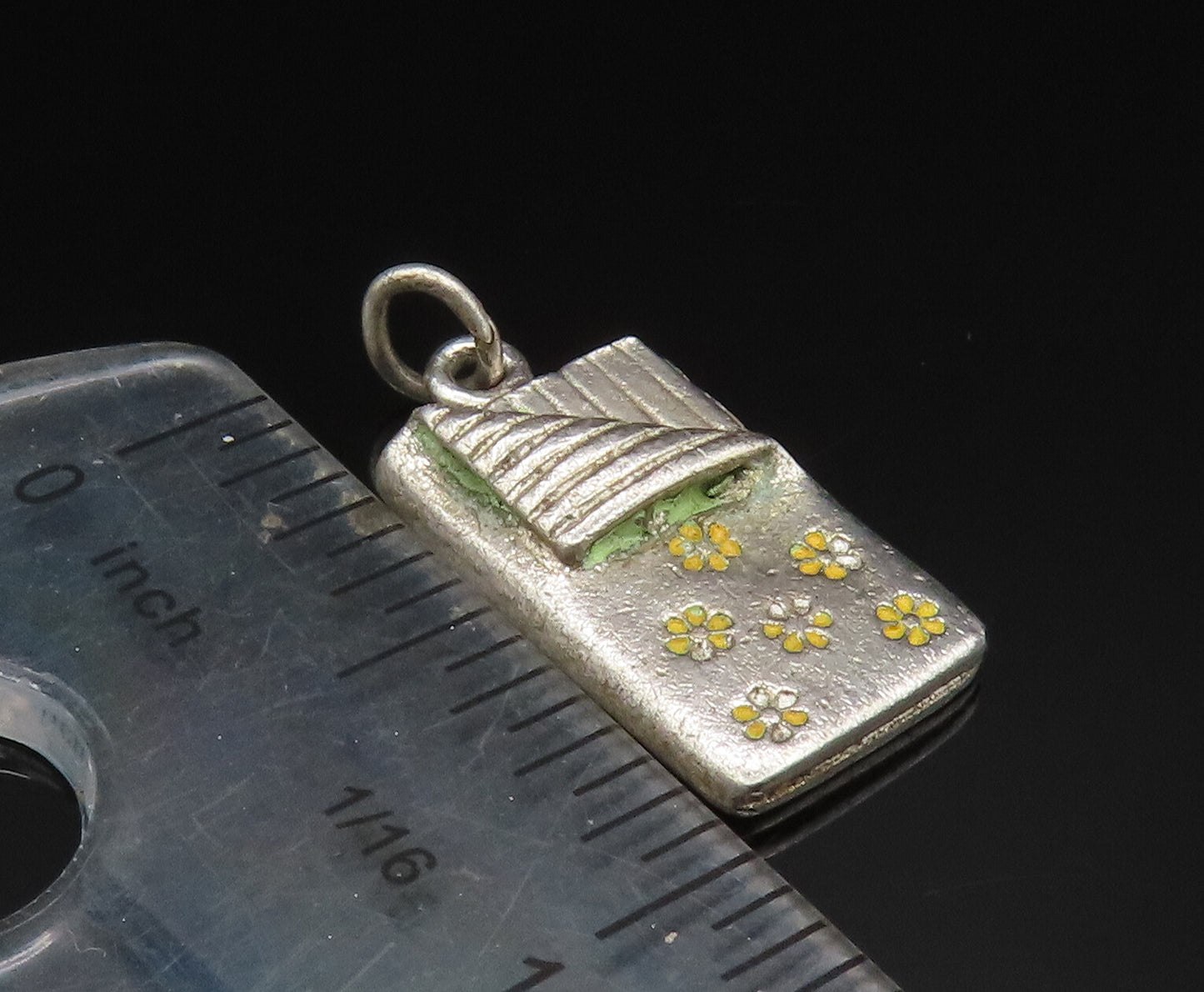 925 Sterling Silver   Vintage Slumber Party Enamel Flower Bed Pendant  PT20594