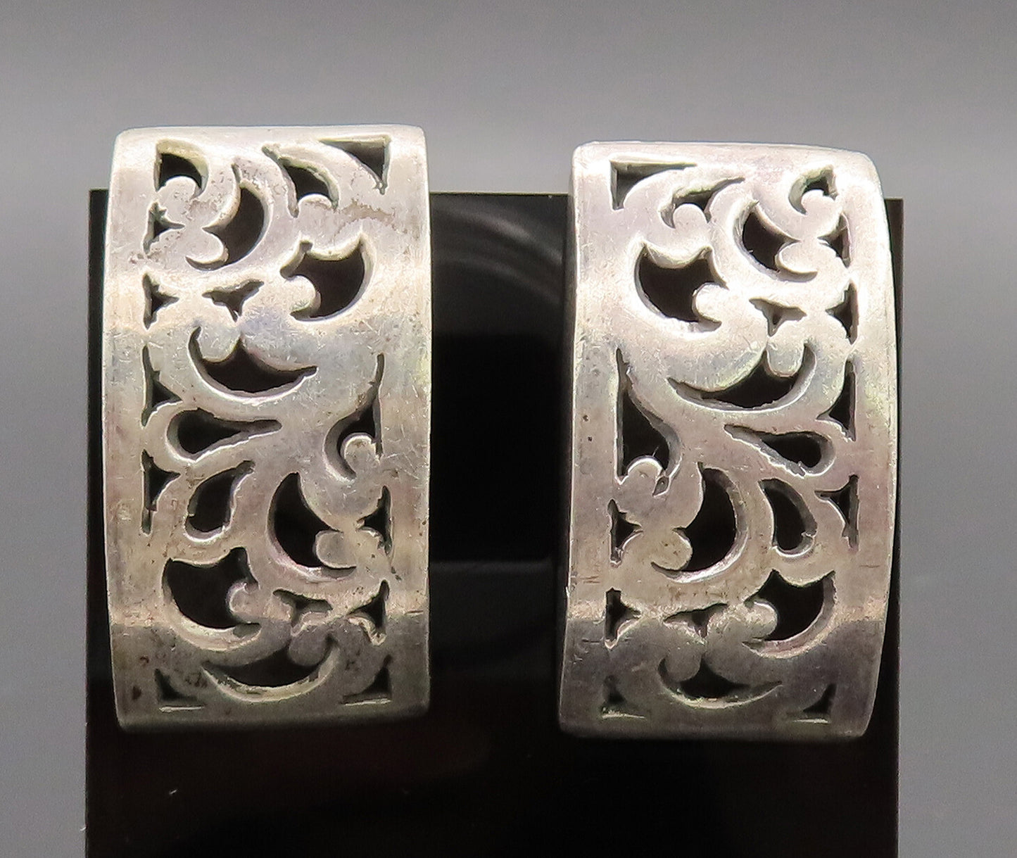 LOIS HILL 925 Sterling Silver  Vintage Swirly Art Cutout Earrings EG12505