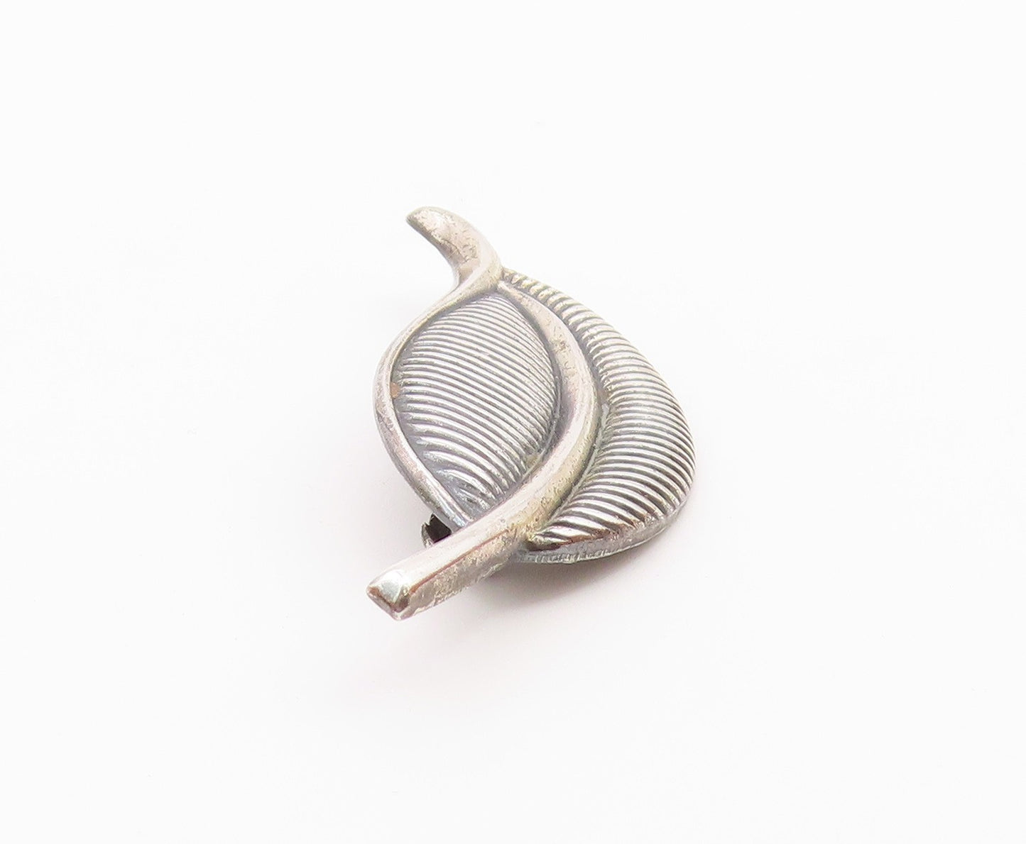 JEWELART 925 Silver  Vintage Linear Textured Single Leaf Brooch Pin  BP9596