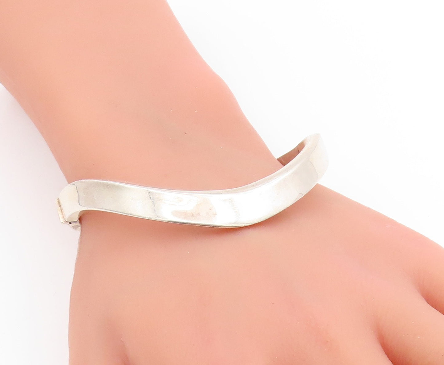 925 Sterling Silver Vintage Bracelet Minimalist Solid Curved Wave Bangle BT11474