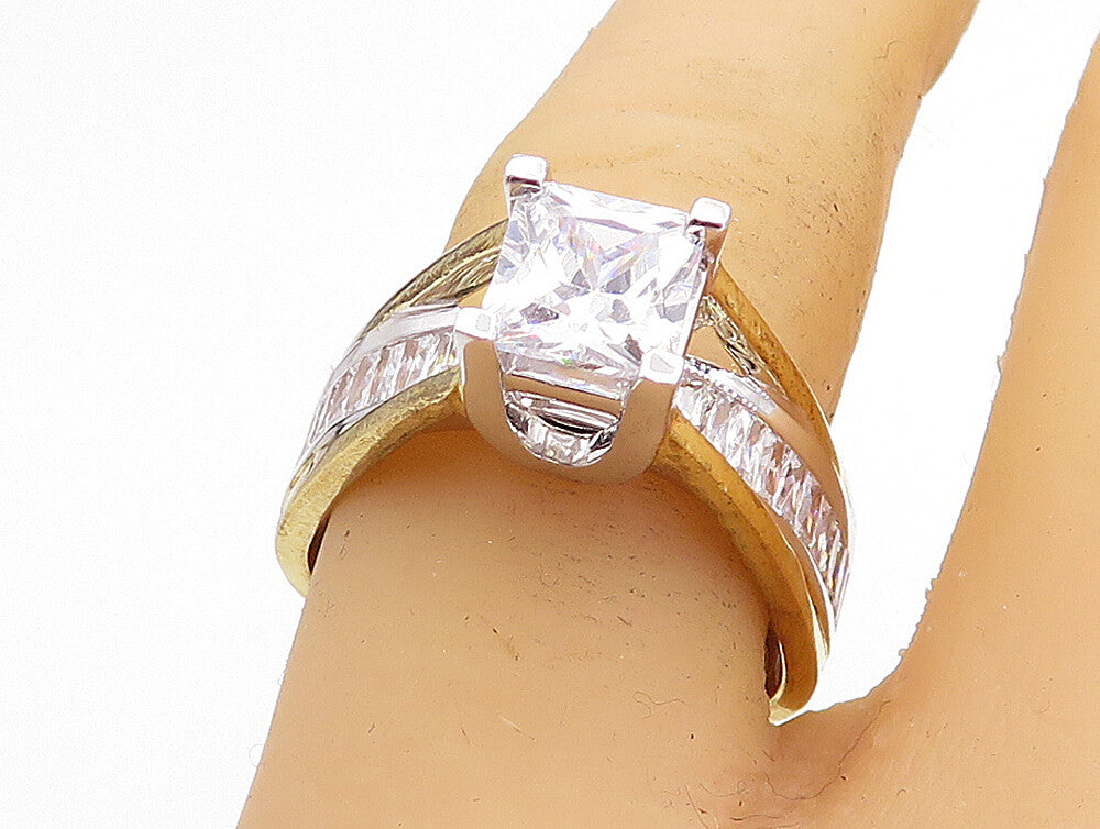 925 Sterling Silver  Cubic Zirconia Solitaire With Accents Ring Sz 7  RG4810