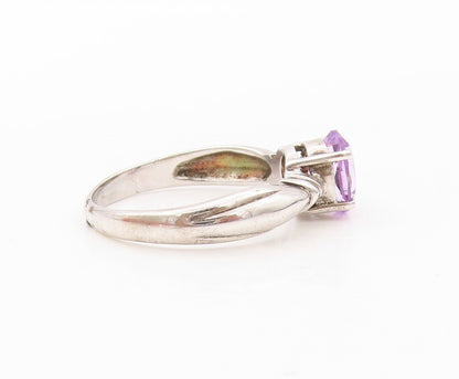 925 Sterling Silver Vintage Ring Grooved Neck Oval Amethyst  Sz 8  RG30282