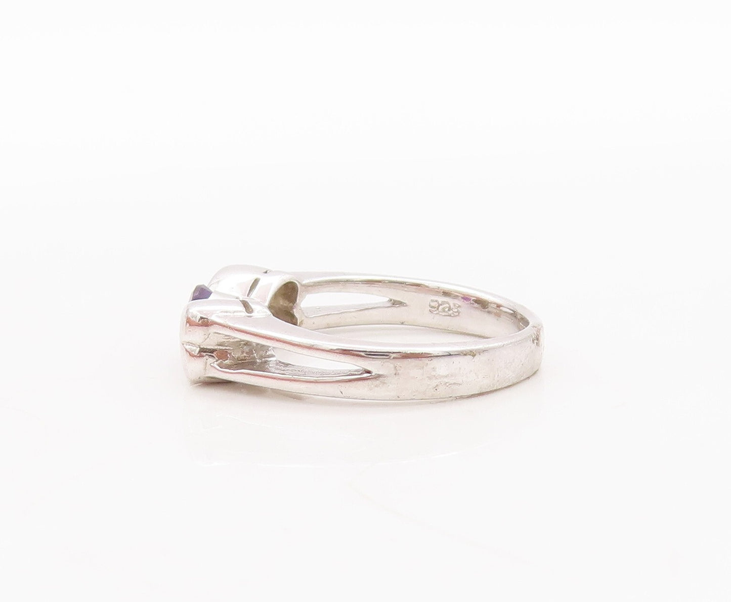 925 Sterling Silver Vintage Ring Round Cut Amethyst Carved Hearts  Sz 7  RG29466
