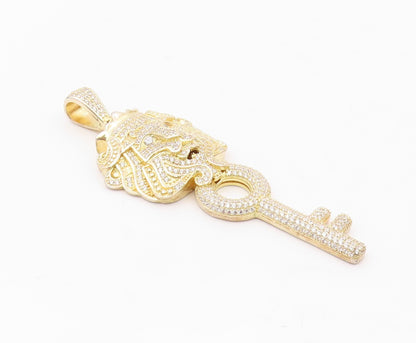 925 Sterling Silver  Vintage Cubic Zirconia Royal Lion Key Pendant  PT19622