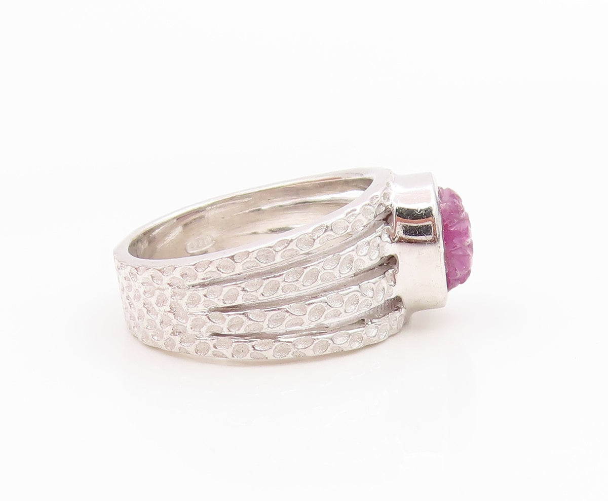 925 Sterling Silver Vintage Ring Carved Ruby Hammered Band  Sz 7.5  RG36133