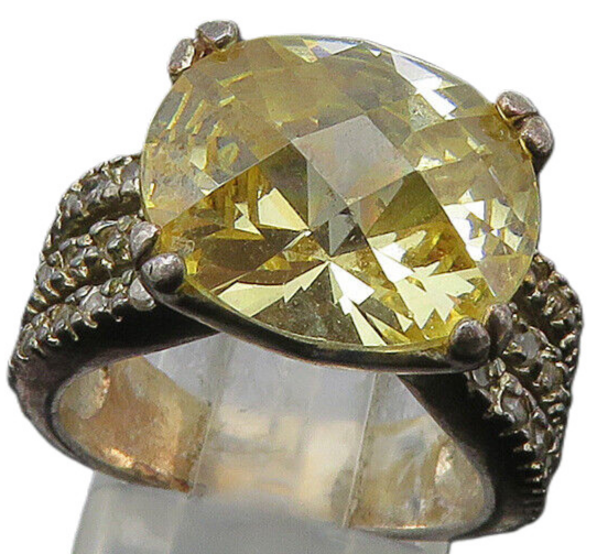 925 Sterling Silver  Vintage Shiny Cubic Zirconia Cocktail Ring Sz 7  RG22367