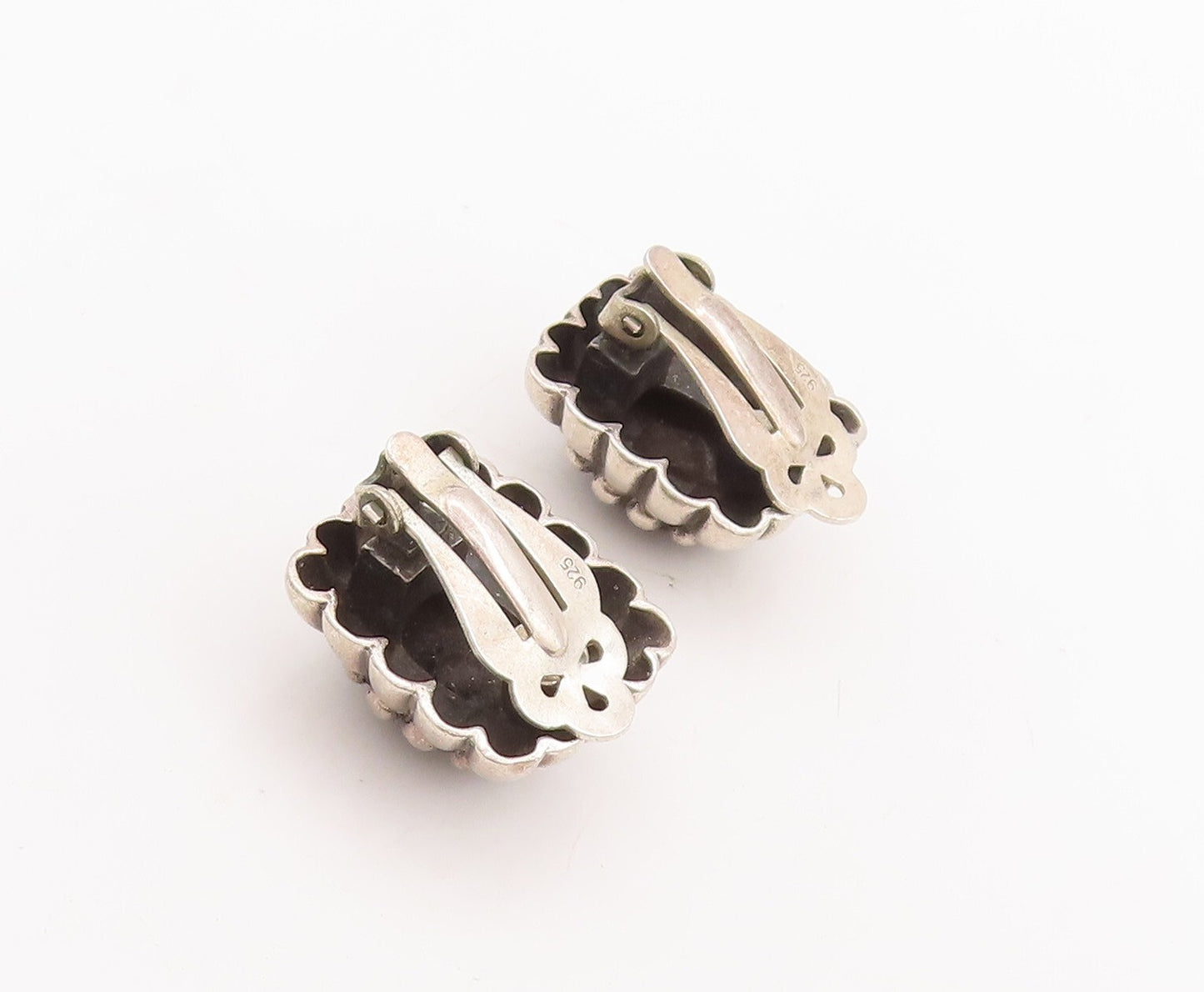 925 Sterling Silver Vintage Earrings Oval Shape Onyx Halo Grooved Design EG13108