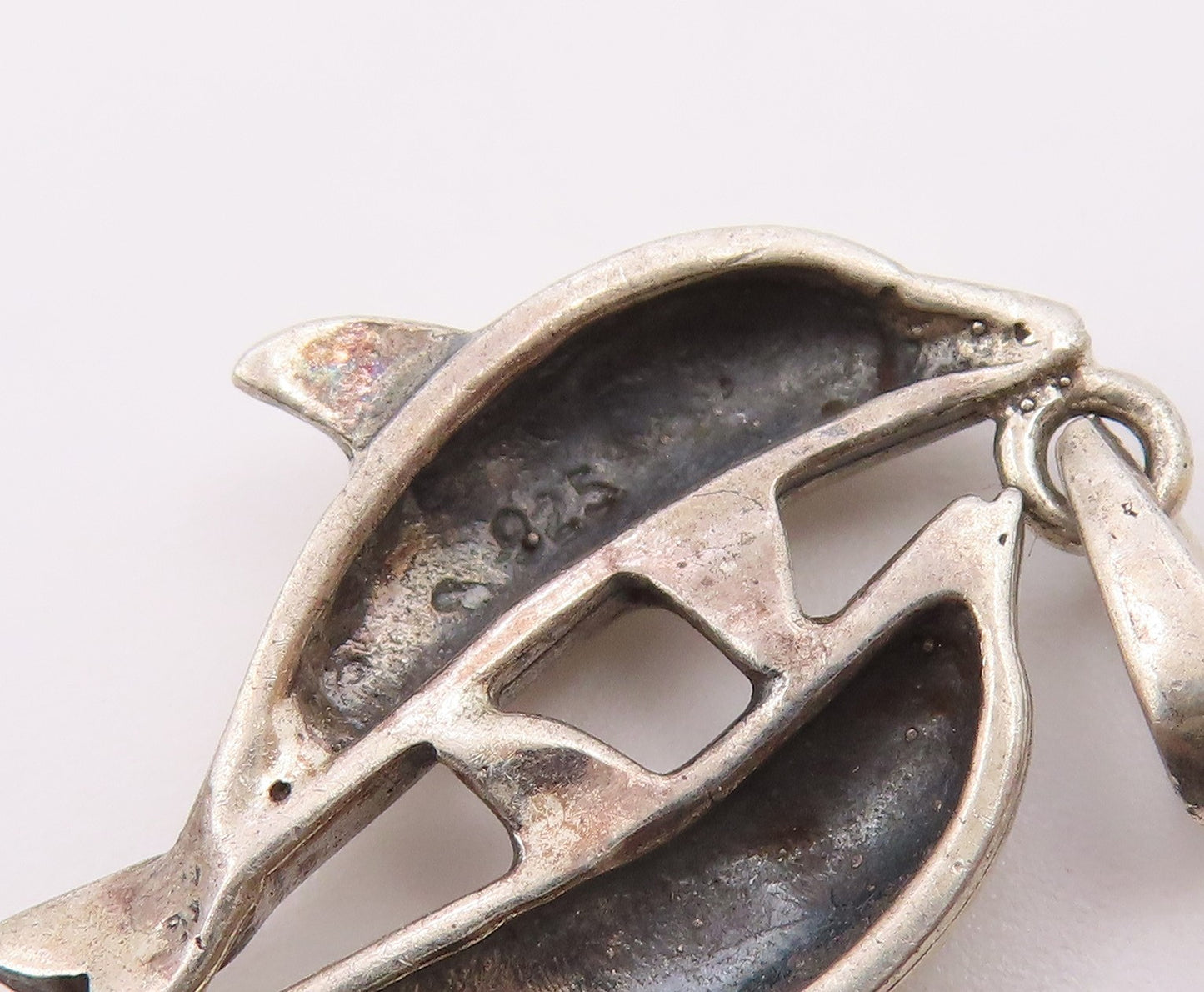925 Sterling Silver  Vintage Diamond Cut Detail Dolphins Pendant  PT16503