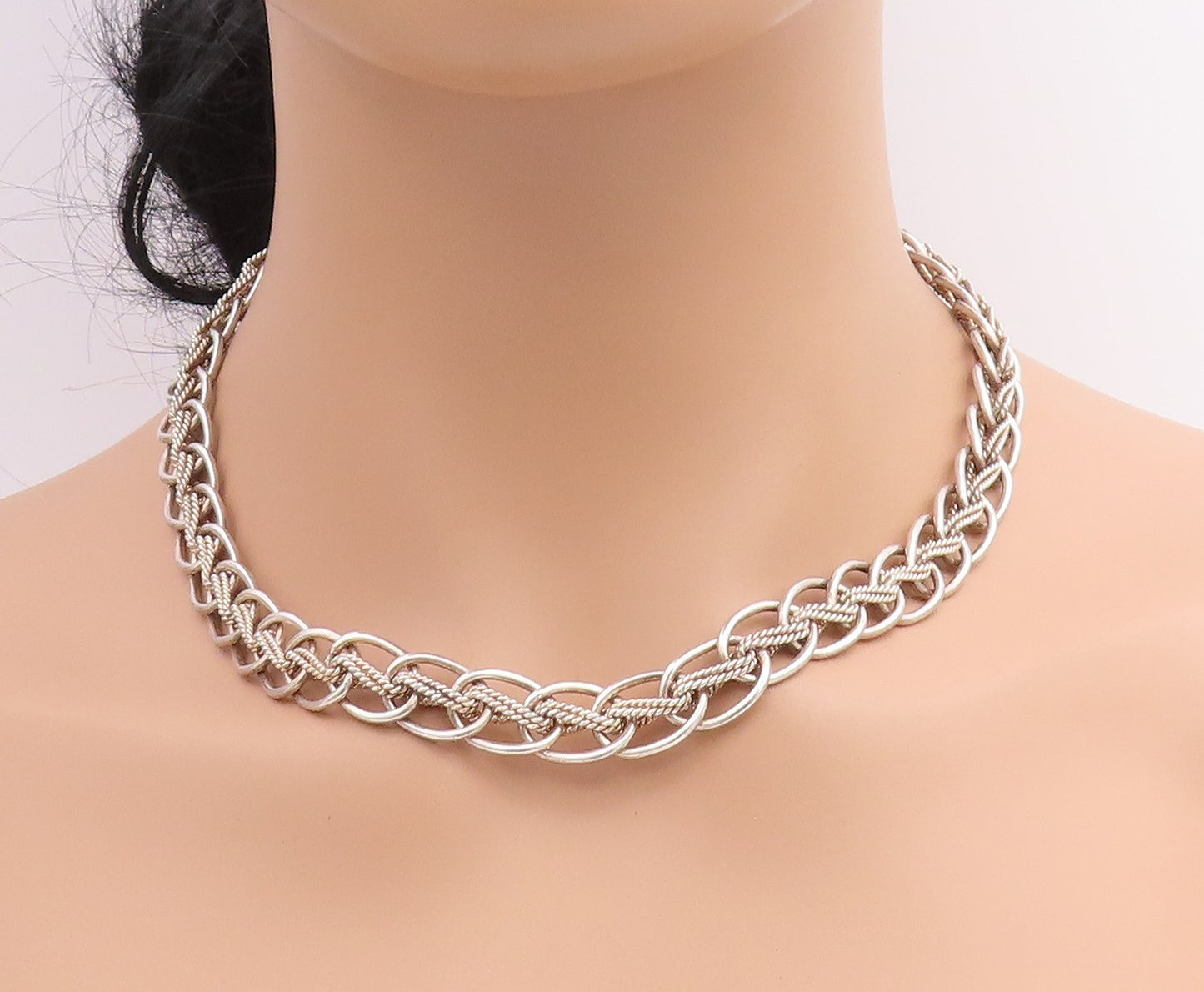 925 Sterling Silver Vintage Necklace EUROPE Interlocking Braided Chain NE4642