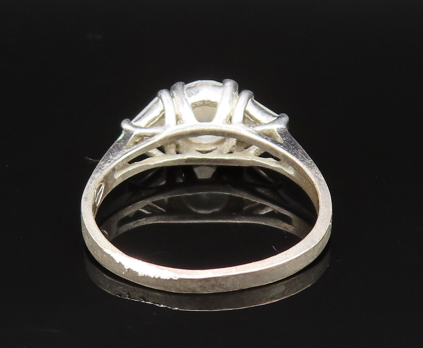 925 Sterling Silver  Vintage Three Stone Cubic Zirconia Ring Sz 8.5  RG25450