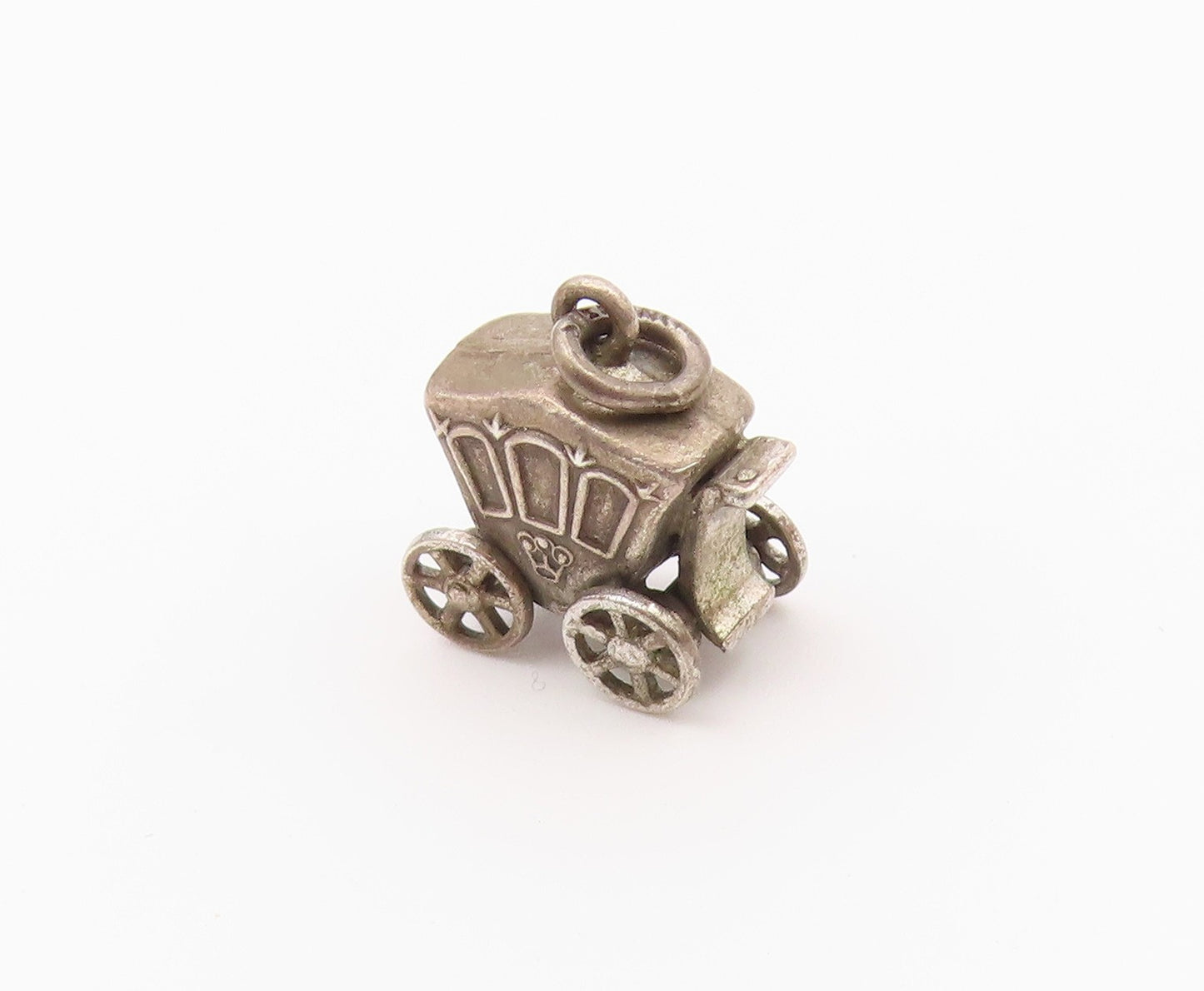 925 Sterling Silver  Vintage Petite Old Fashioned Carriage Pendant  PT18527
