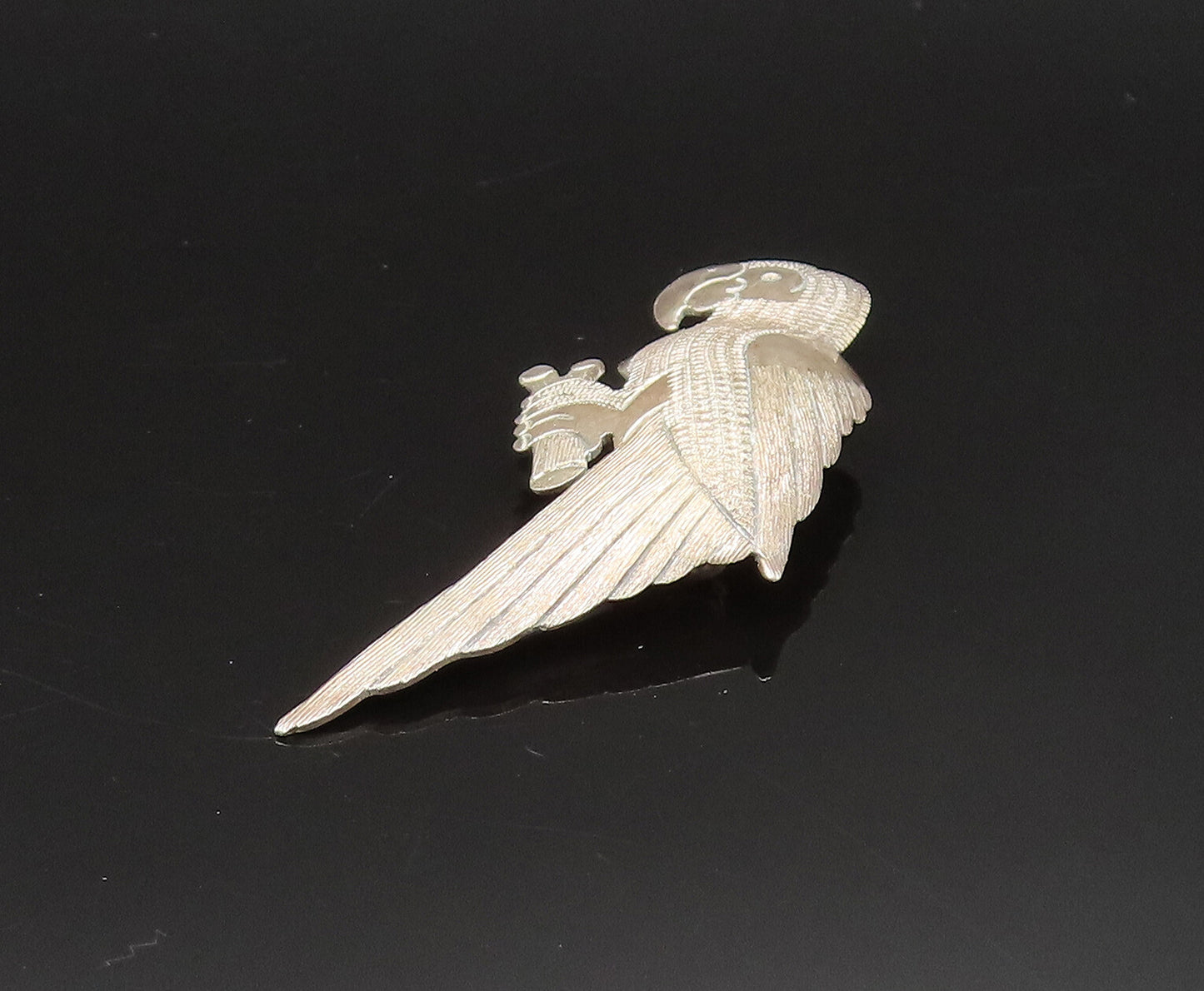925 Sterling Silver  Vintage Brushed Finish Parrot Bird Brooch Pin  BP9568
