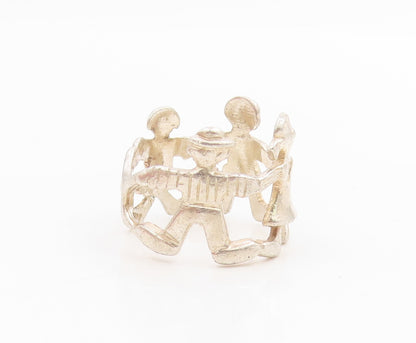 925 Sterling Silver Vintage Ring Children Holding Hands Cut Out  Sz 6  RG33949