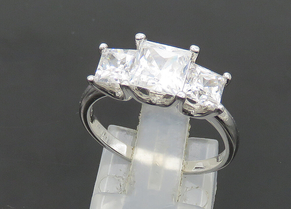 925 Sterling Silver  Vintage Cubic Zirconia 3 Stone Band Ring Sz 8  RG20785