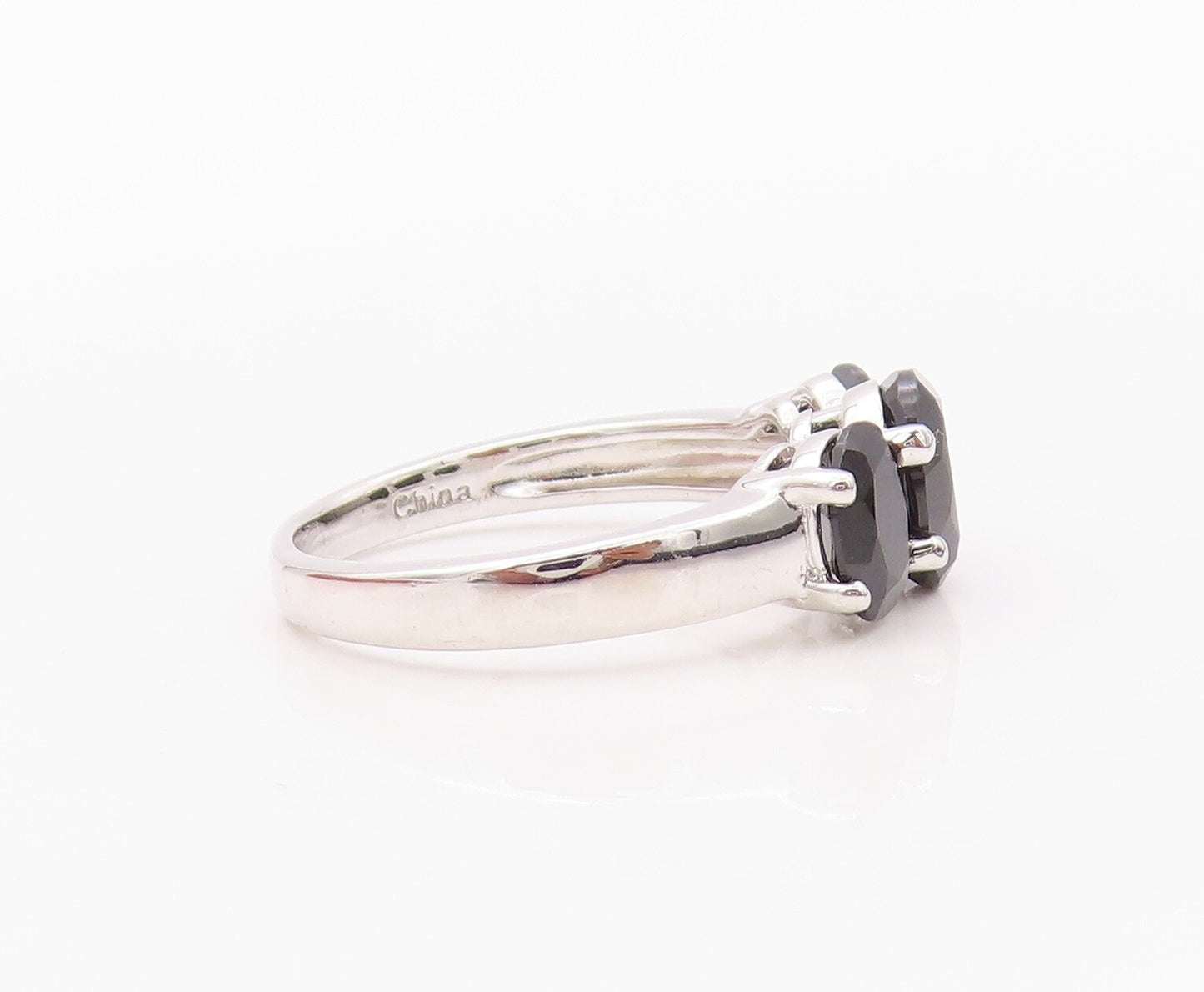 925 Sterling Silver Vintage Ring Oval Cut Three Stone Spinel Band  SZ 8  RG32035