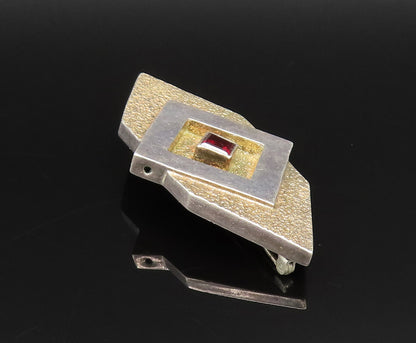 925 Sterling Silver  Vintage Two Tone Diamond Shaped Garnet Brooch Pin  BP9778