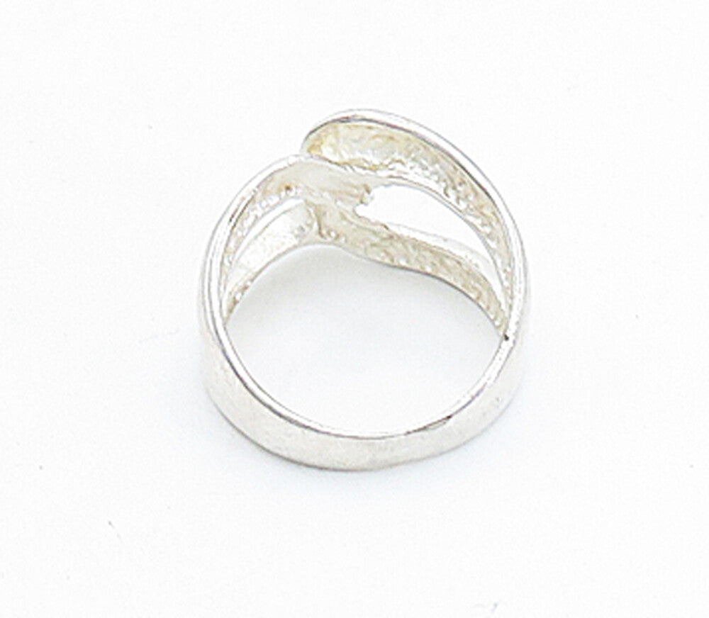 925 Sterling Silver  Shiny Smooth Interlocked Design Band Ring Sz 7  RG5938