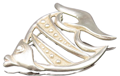 925 Sterling Silver  Vintage Carved Beaded Fish Cutout Brooch Pin  BP9571