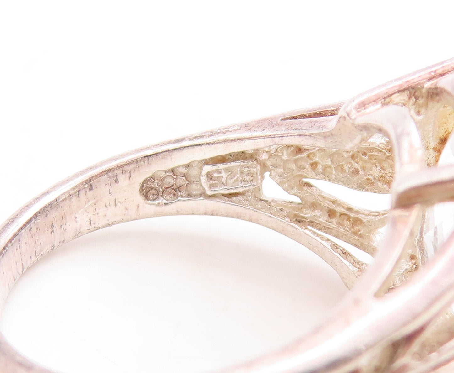 925 Sterling Silver Vintage Ring Cutout Neck Oval Topaz  Sz 6  RG31372