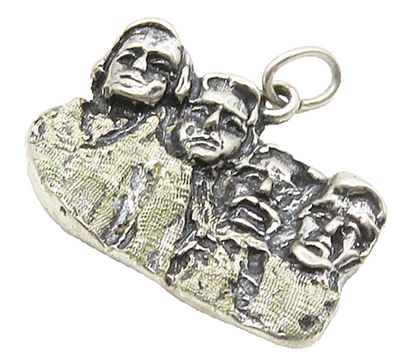 925 Sterling Silver   Vintage Mount Rushmore Chiseled Drop Pendant  PT12763