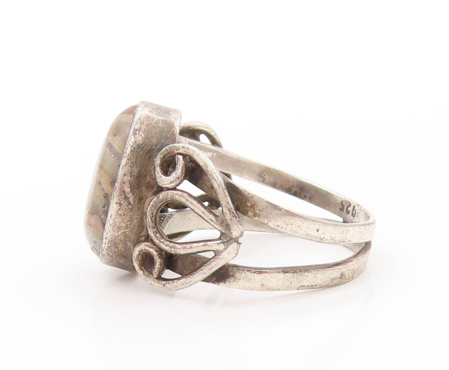 925 Sterling Silver Vintage Ring Oval Gemstone Swirly Cutout Band Sz 8.5 RG32950