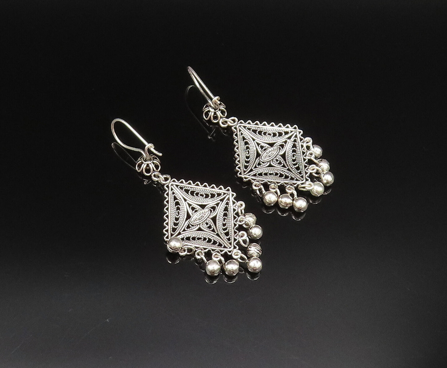 925 Silver  Vintage Wavy Border Beaded Diamond Shaped Dangle Earrings  EG11982