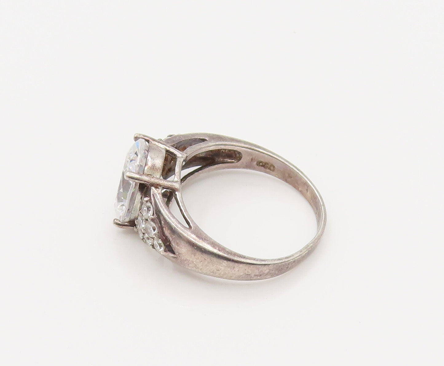 925 Silver  Vintage Oval Cubic Zirconia Wings Motif Ring Sz 7.75  RG26249