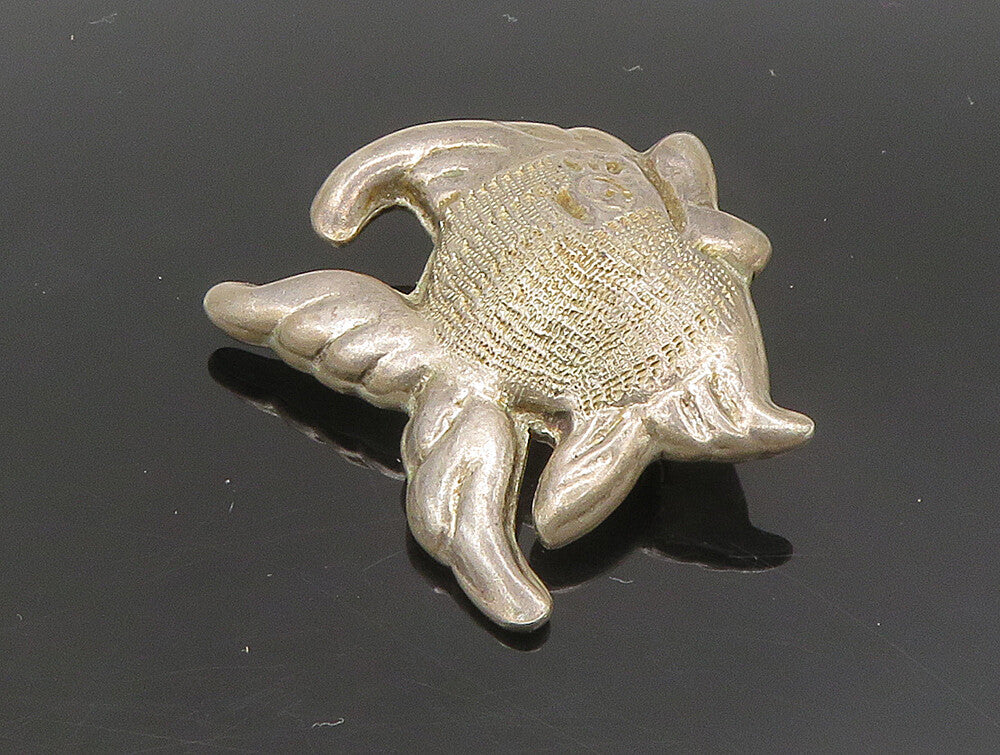 MEXICO 925 Silver  Vintage Shiny Etched Hollow Fish Motif Brooch Pin  BP9313