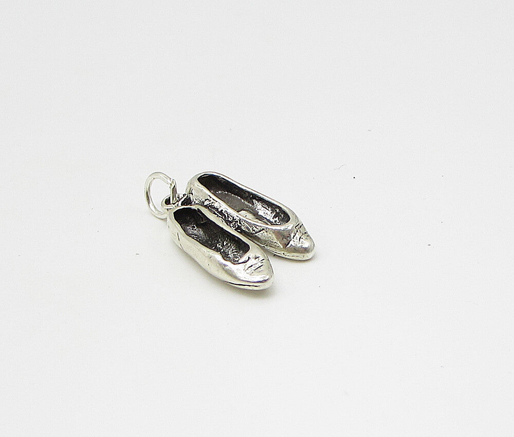 925 Sterling Silver  Vintage Woman's Pair Of Shoes Charm Pendant  PT1835