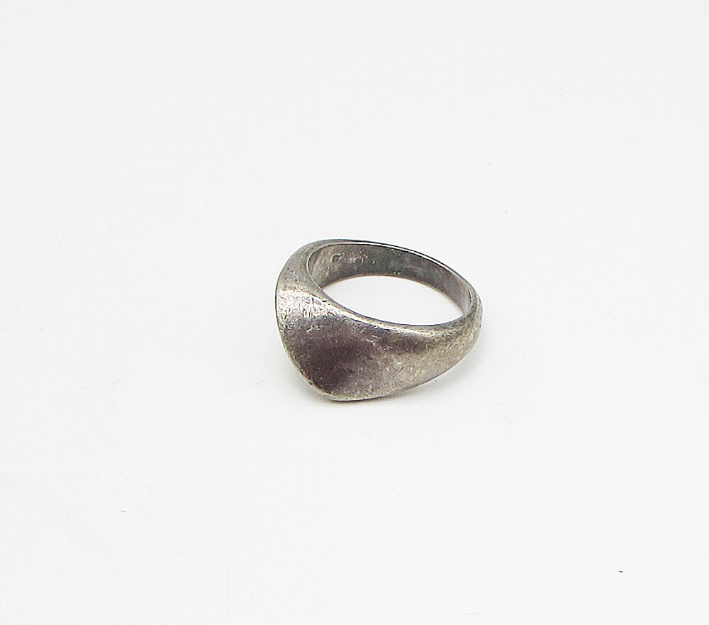 925 Sterling Silver  Vintage Dark Tone Wavy Band Ring Sz 7.5  RG3089