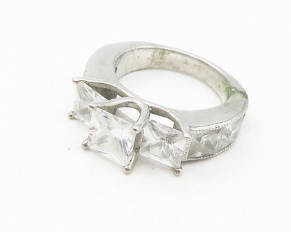 925 Sterling Silver  Shiny Cubic Zirconia Graduated Band Ring Sz 5  RG11342