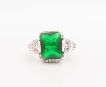 925 Sterling Silver Vintage Ring Rectangle Cut Peridot Triangle CZ Sz 7  RG29020