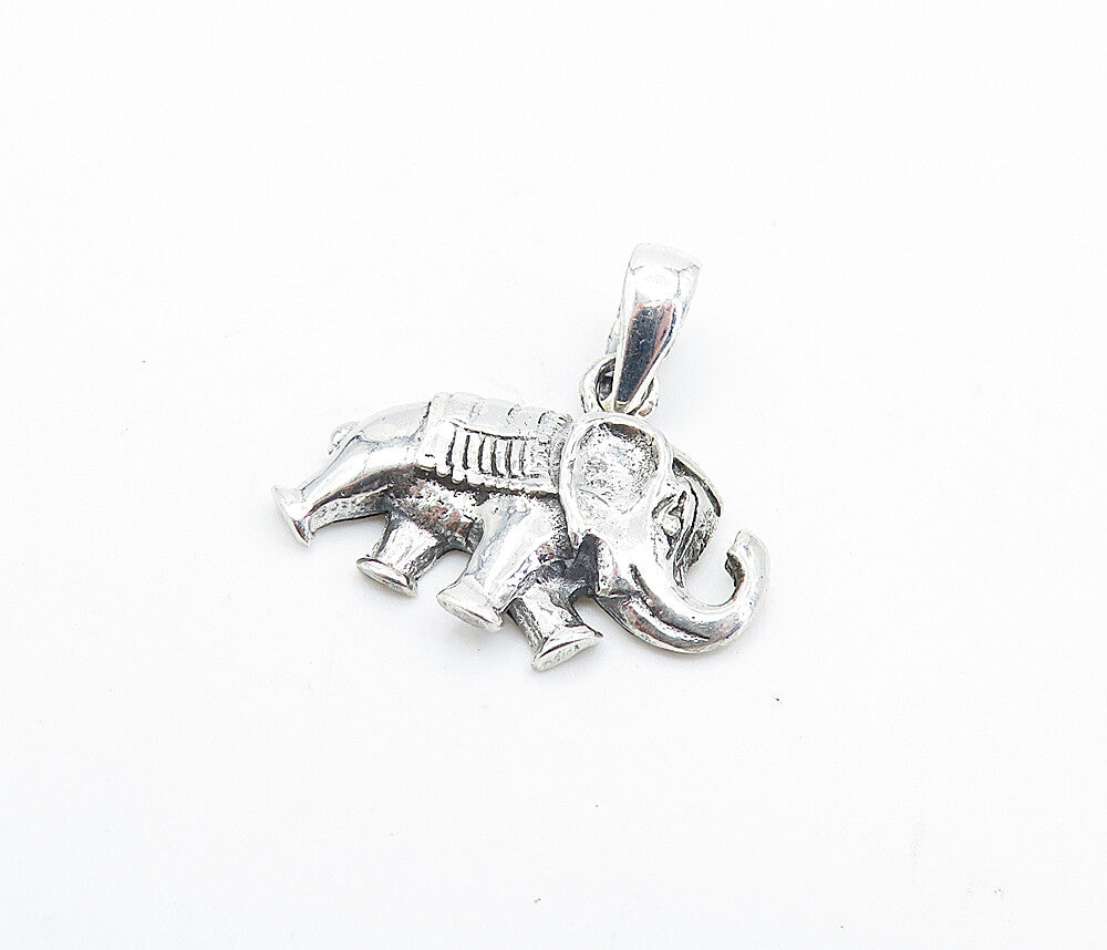 925 Sterling Silver  Vintage Petite Shiny Elephant Motif Drop Pendant  PT5461