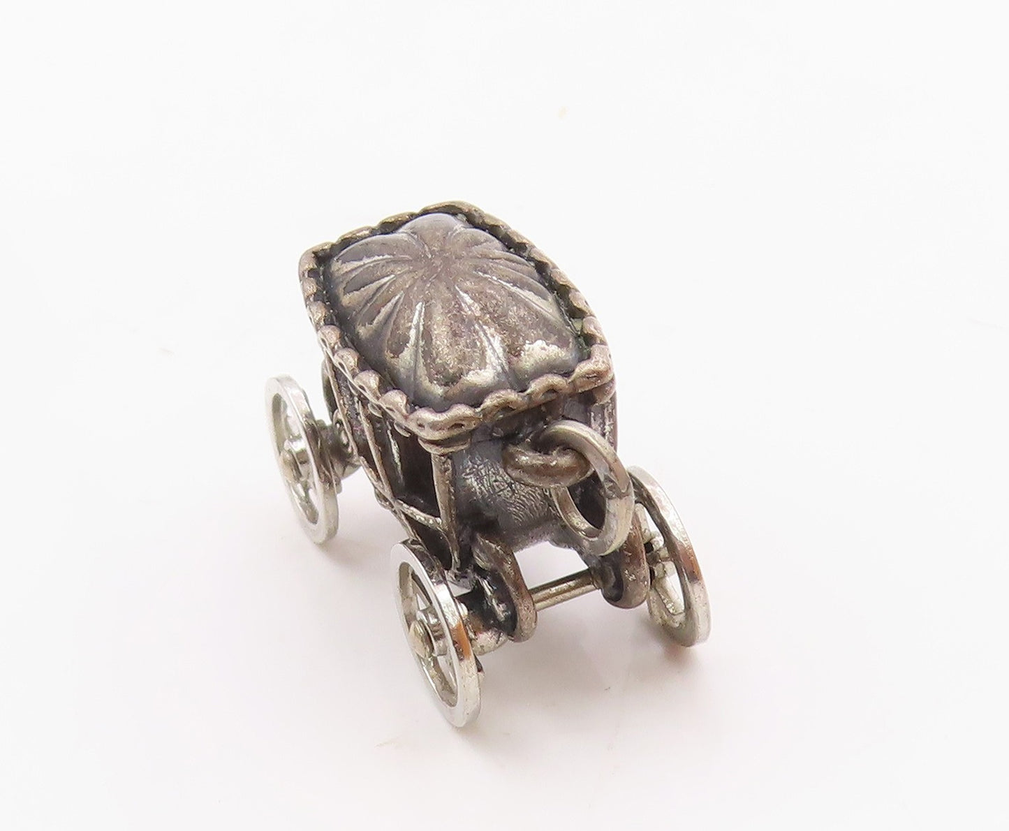 BEAUCRAFT 925 Silver  Vintage Old Fashion Carriage Pendant (MOVES)  PT21469