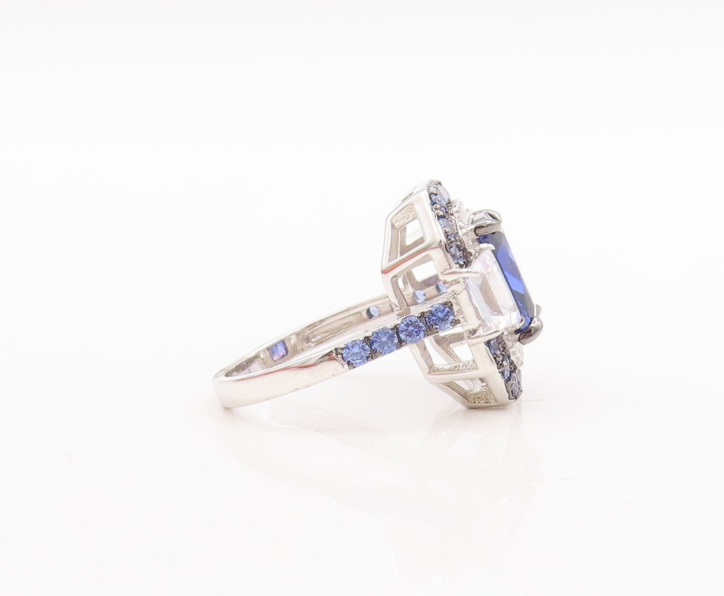 925 Sterling Silver Vintage Ring Rectangle Cut Blue White CZ Inlay Sz 7  RG29550