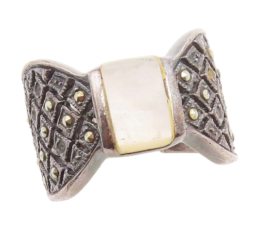 925 Sterling Silver Vintage Ring Mother Of Pearl & Marcasite Bow Sz 6.5 RG34031