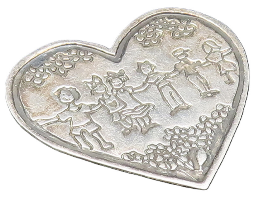 925 Silver  Vintage Engraved Kids & Flowers Flat Love Heart Brooch Pin  BP9566