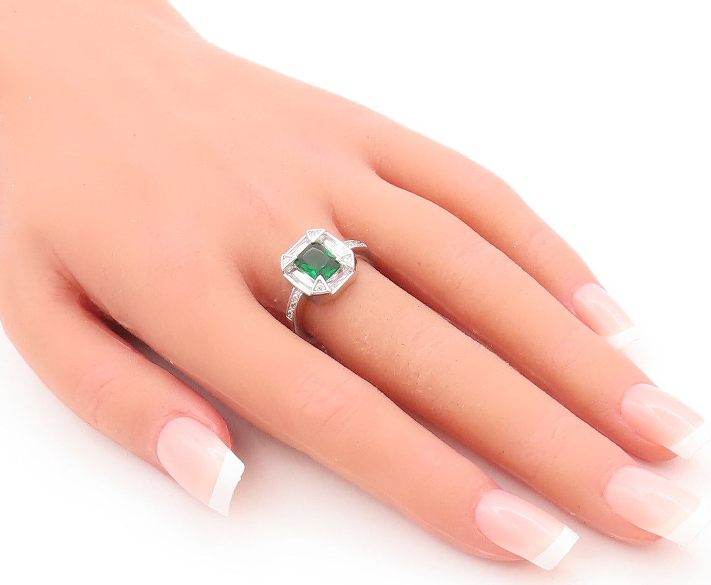 925 Sterling Silver Vintage Ring Rectangle Cut Green & White CZ  Sz 7  RG29450