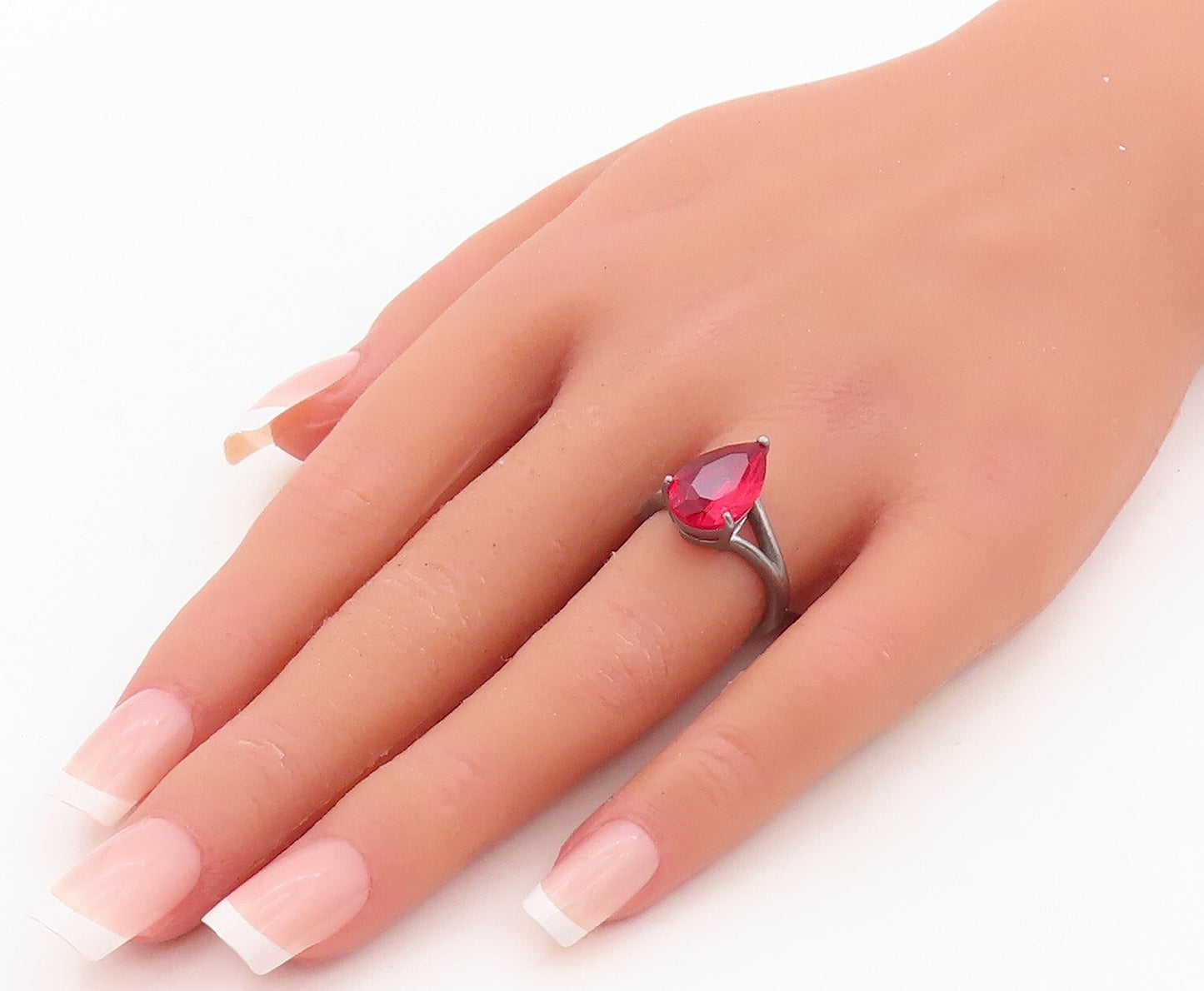 925 Sterling Silver Vintage Ring Minimalist Drop Cut Garnet  Sz 6.5  RG30320