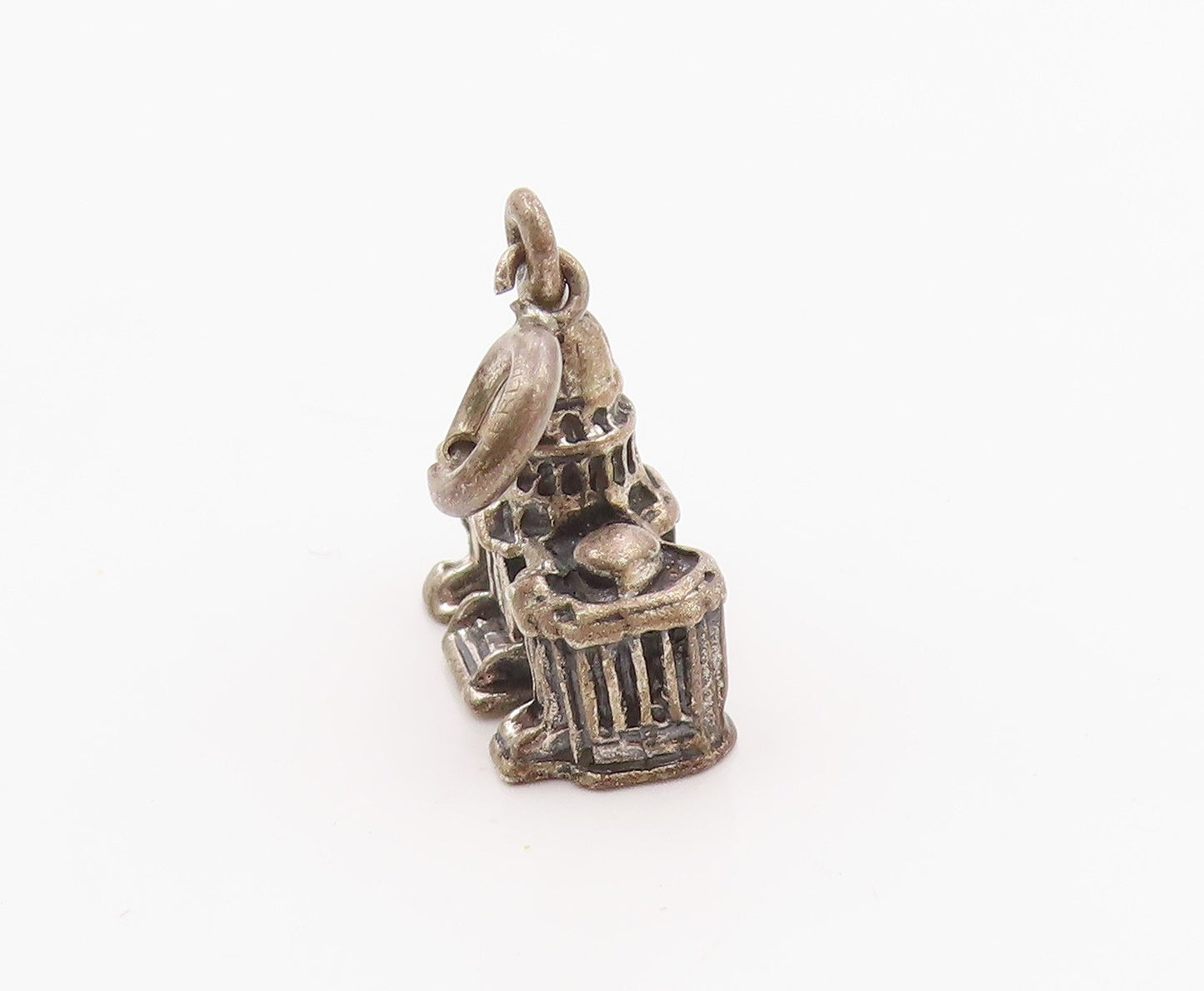 925 Sterling Silver  Vintage Capitol Building Dark Tone Pendant  PT16915