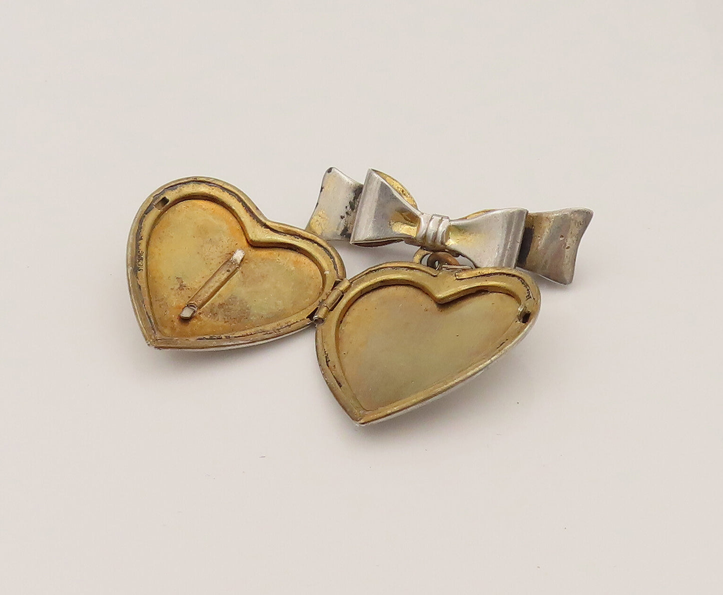 925 Silver  Vintage US Army Ribbon Love Heart Brooch Pin (OPENS)  BP10203