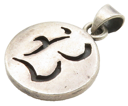 925 Sterling Silver Vintage Handmade Cutout Detail Round Pendant  PT12752