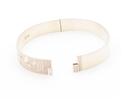925 Sterling Silver Vintage Bracelet Hinged Floral Carved Bangle   BT11265
