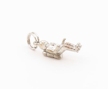 925 Sterling Silver  Vintage Petite Shiny Astronaut Drop Pendant  PT18949