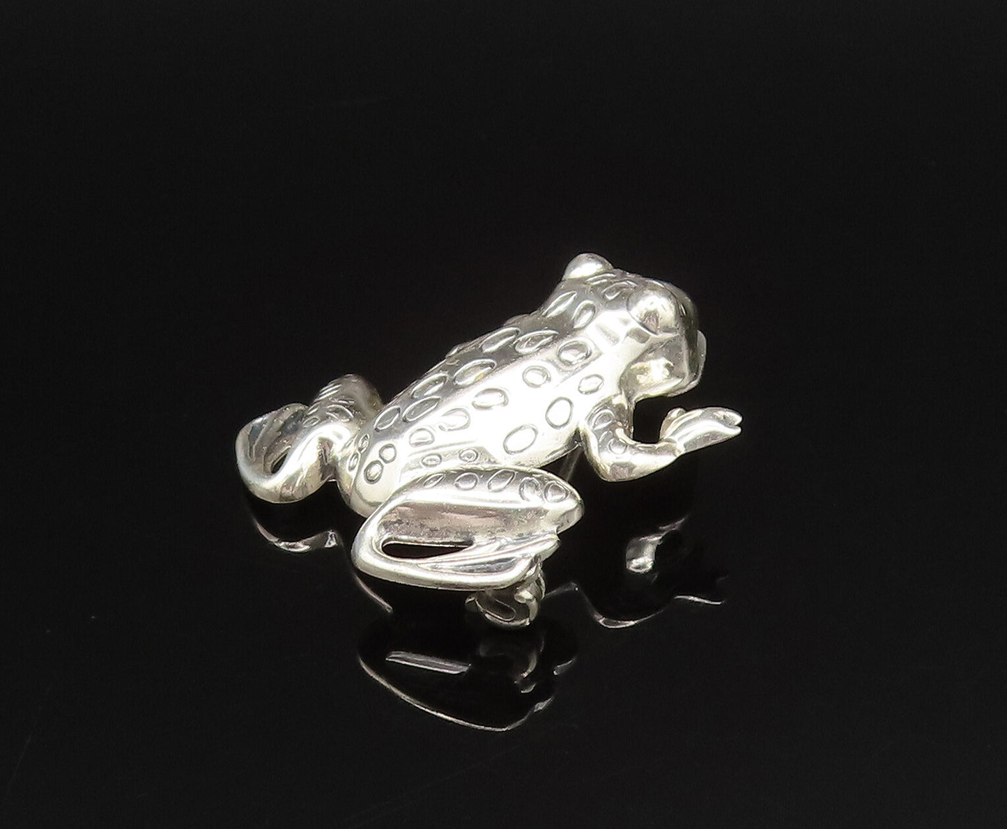 925 Sterling Silver  Vintage Carved Spotted Frog Animal Brooch Pin  BP9687
